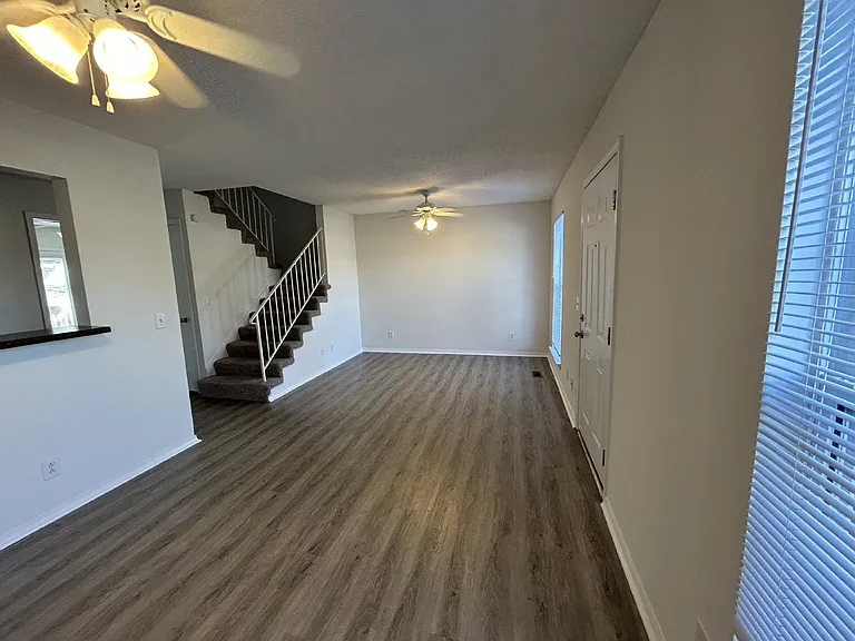 650 N Dixie Ave #A — Photo 4