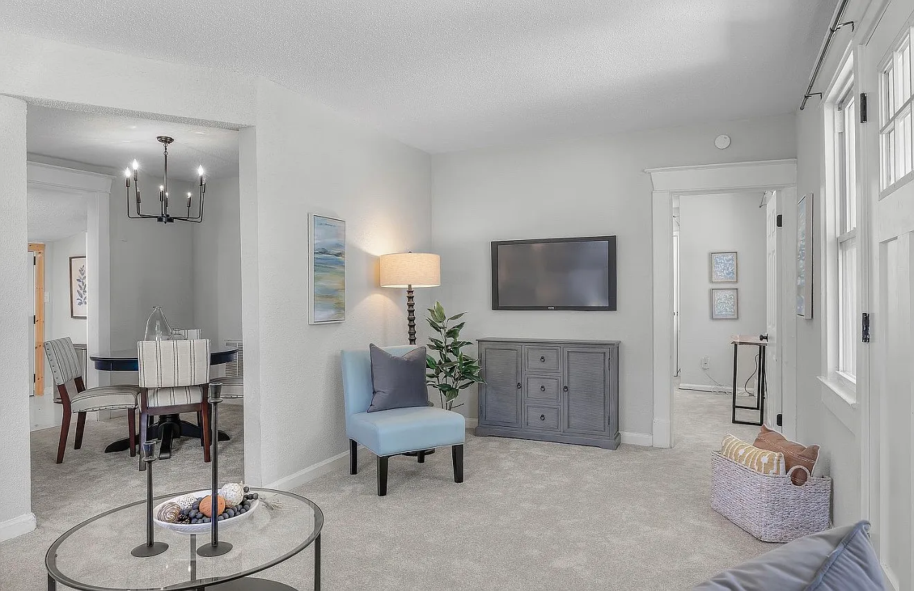 2 bed, 1300 sqft, $1,975 — Photo 4