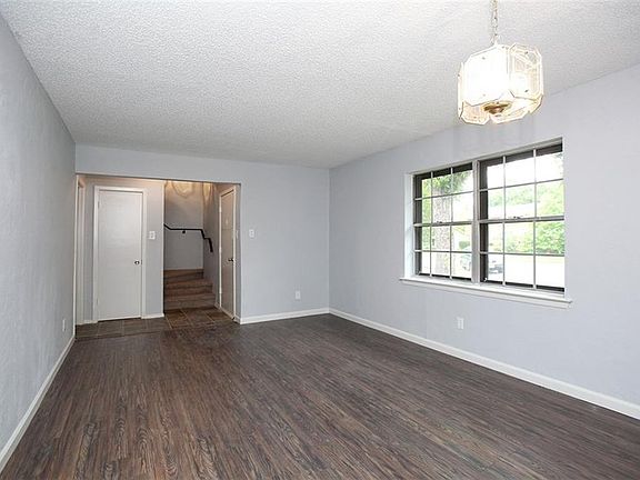 5th image of 11015 Pepperidge Cir