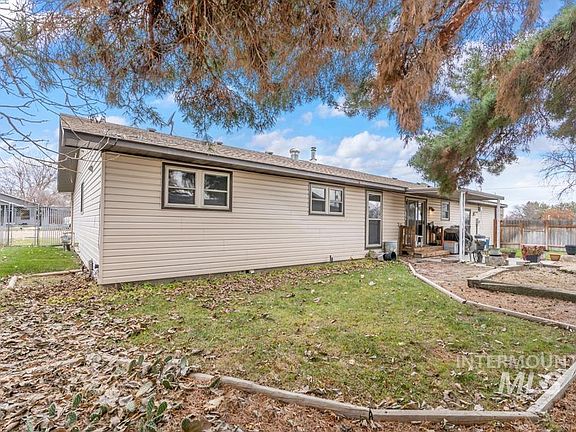 4th image of 3105 Ponderosa Pl