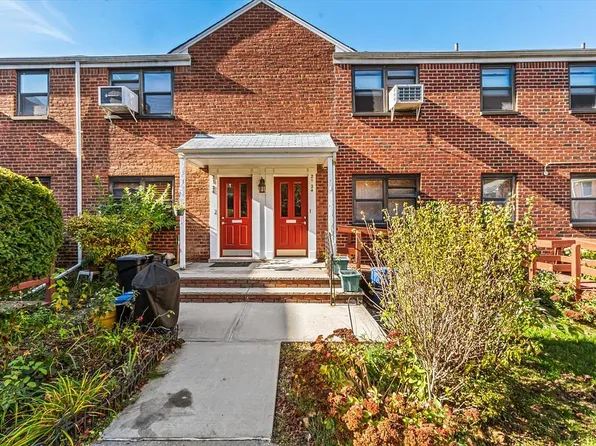 21-08 202nd St Unit 1-194, Bayside, NY 11360