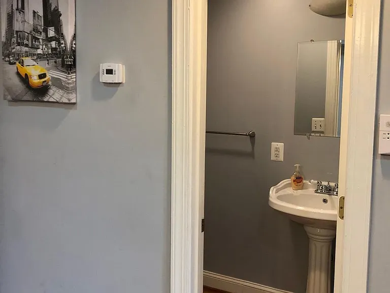 734 Quincy St NW #A — Photo 11