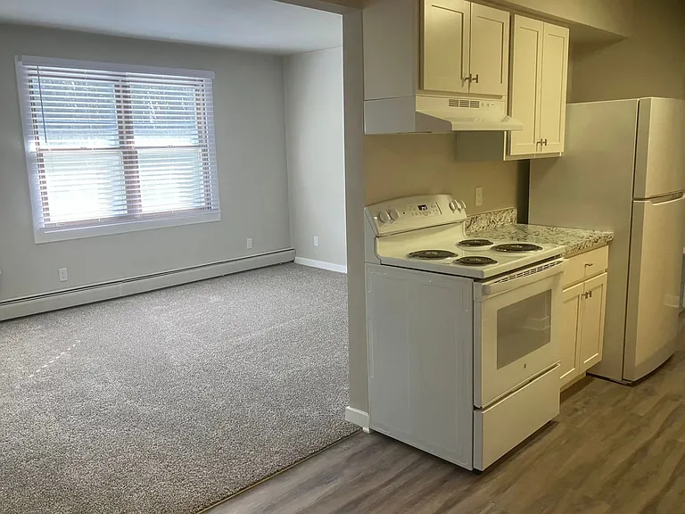 611 N Harrison St — Photo 8