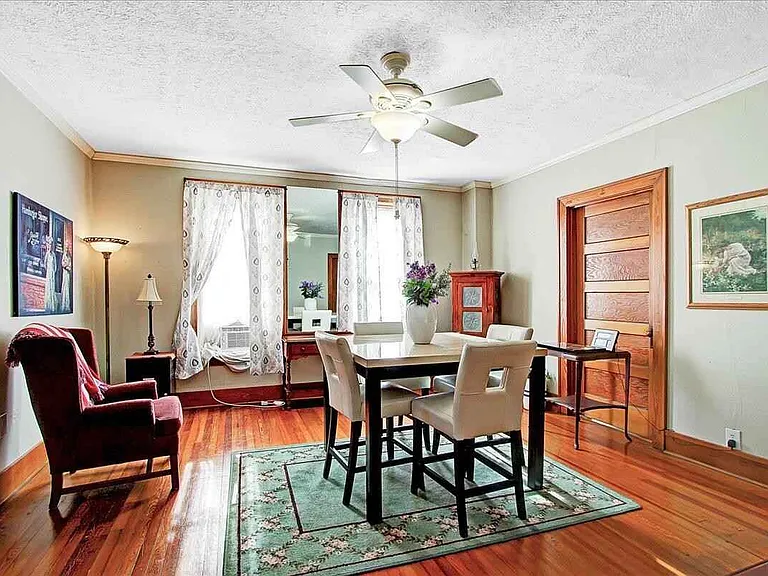 137 E Court St #4 — Photo 9