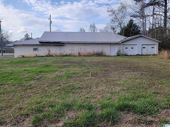 3rd image of 607 W Point St