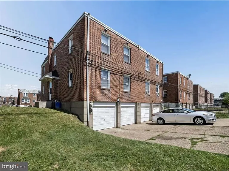 722X Barnard St #1 — Photo 7