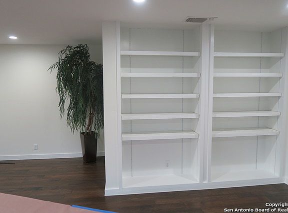 4th image of 13106 Regency Way
