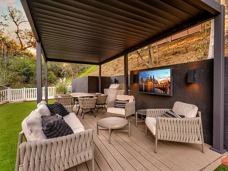 3100 Coldwater Canyon Ave — Photo 107