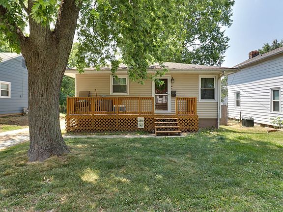 2nd image of 1120 Colton Ave