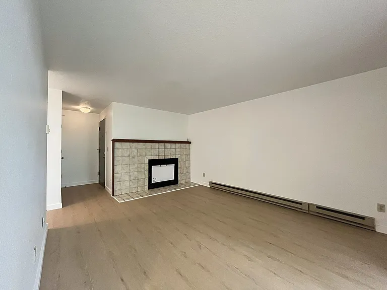 4634 SW Vermont St #4 — Photo 9