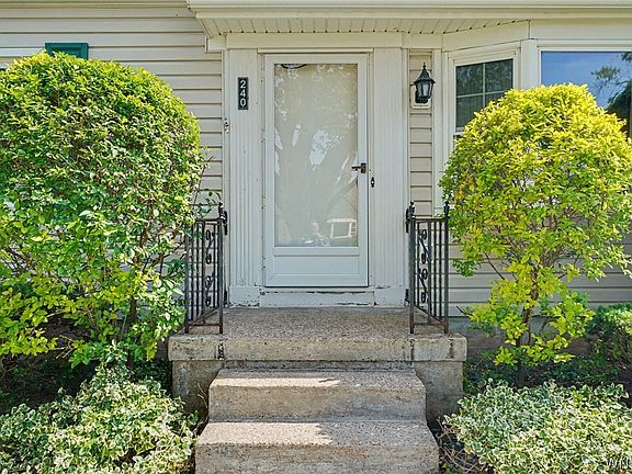 5th image of 240 Blackstone Blvd