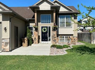 1309 27th St NW, Minot, ND 58703