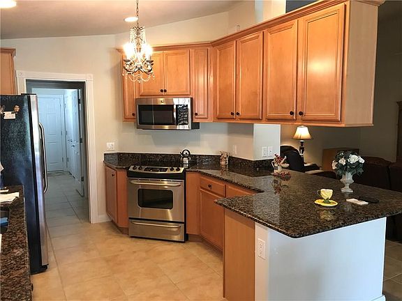 3rd image of 5570 Dominica St