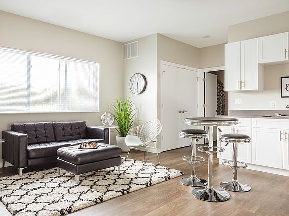 Piper Lakes One Bedroom Apartment Home