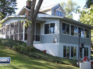 N8578 Booth Lake Hghts Rd, East Troy, WI 53120