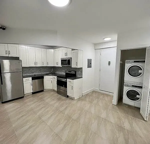 15 Westminster Rd #BASEMENT — Photo 1