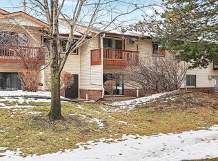 4004 Foss Rd NE #101, Saint Anthony, MN 55421