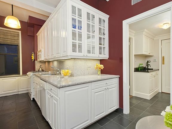 4th image of 480 Park Ave APT 4-A