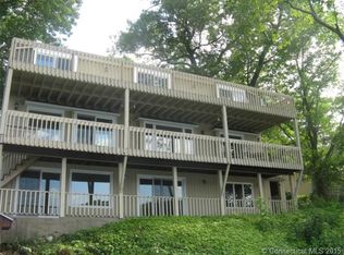 70 Point Arrowhead Rd, Guilford, CT 06437