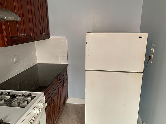 2nd image of 7144 Lynford St