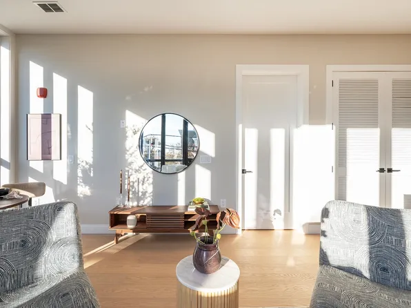 10 South Street image 9 of 39