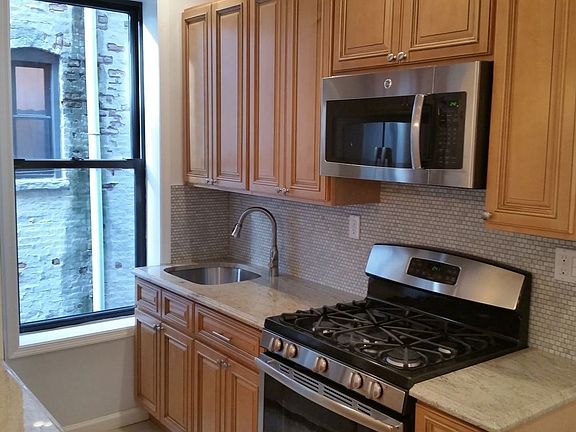 4th image of 31 Diamond St APT 6