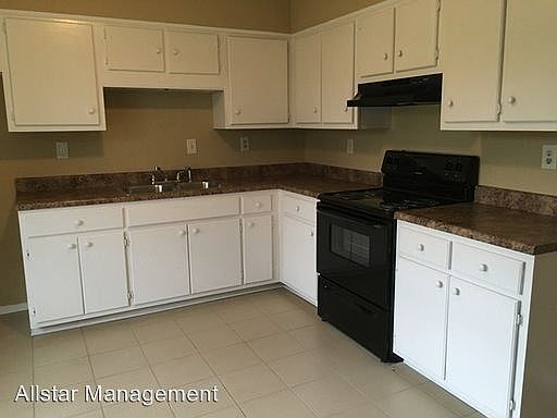 2nd image of 3490 Fairmeadow Cv W