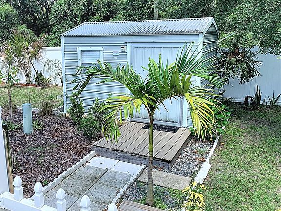 4th image of 10410 Barbarosa Cir