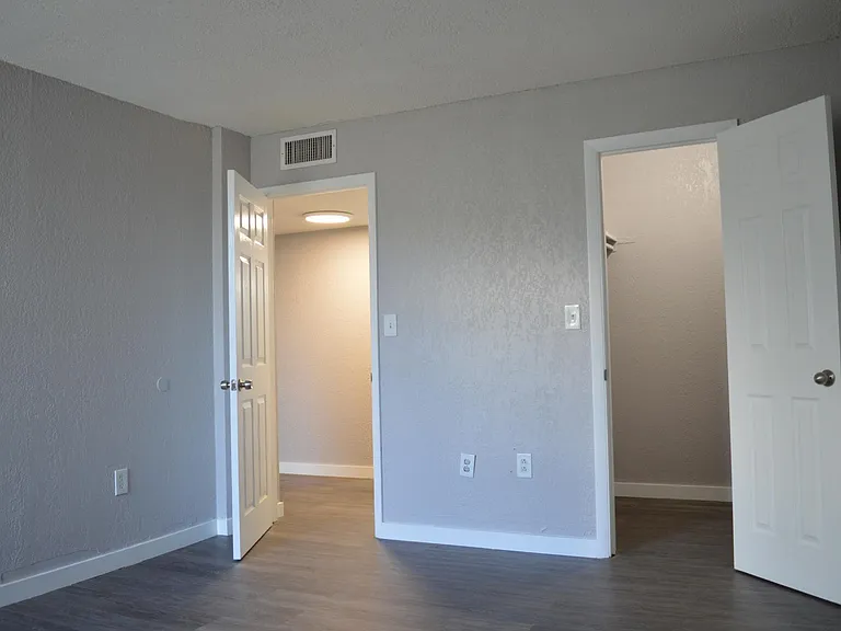8860 Fontainebleau Blvd #504 — Photo 13