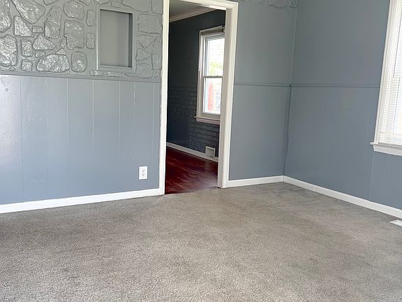 3rd image of 7564 Jackson Ave