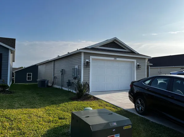 295 Klamut Ct, The Villages, FL 32163