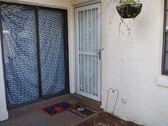 4th image of 1427 Oak Pl #2