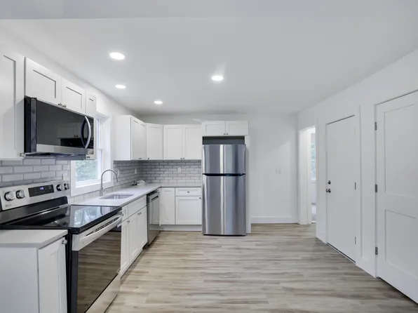 127 Evergreen Ln, Milford, PA