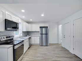 127 Evergreen Ln