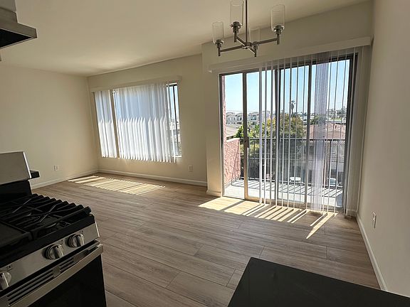 4th image of 1710 Purdue Ave #309