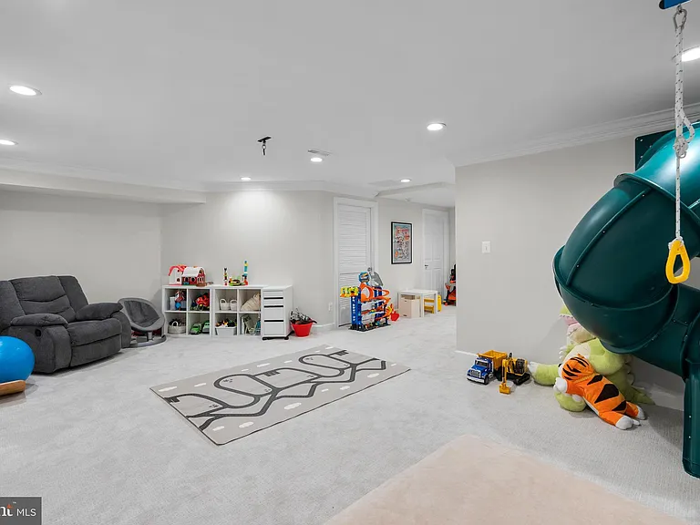 1532 Hampton Hill Cir — Photo 38