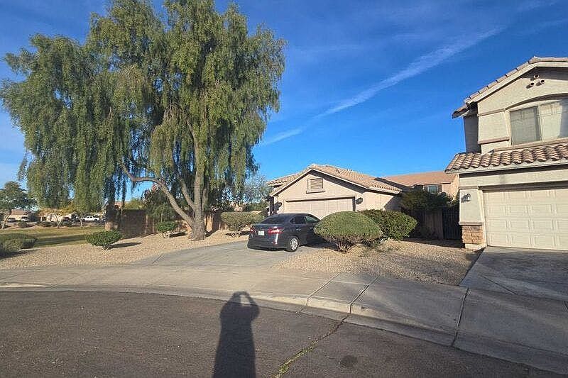 2nd image of 6108 S 37th Dr