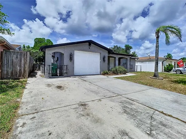 1747 Font Ln, Holiday, FL 34691