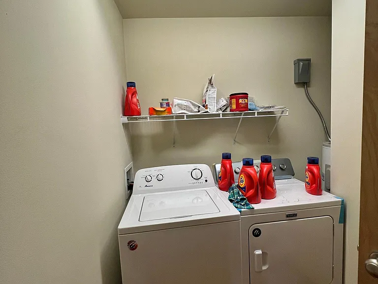 723 S Neil St #208 — Photo 9