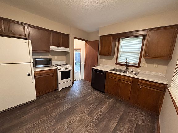 4th image of 4702 Merced St #4704