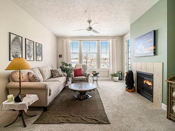 4th image of 200 S Robert St Unit 53