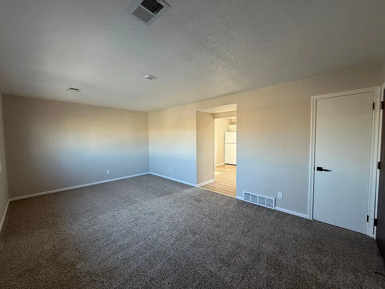 2606 E Hennepin Ave — Photo 6