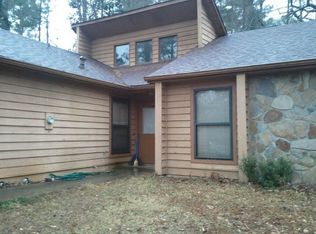 586 Candlewick Ln, Lilburn, GA