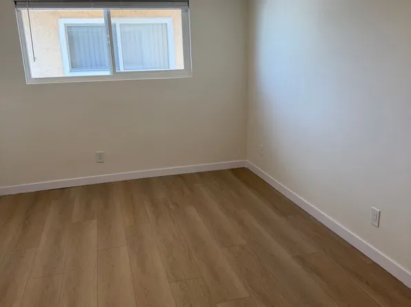 15526 Nordhoff St #W29, North Hills, CA 91343