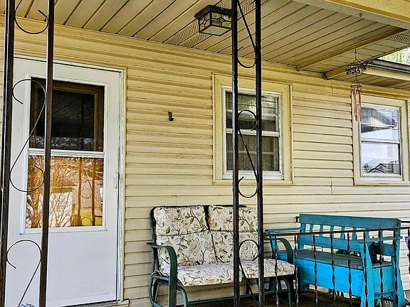 2nd image of 110 Edith St