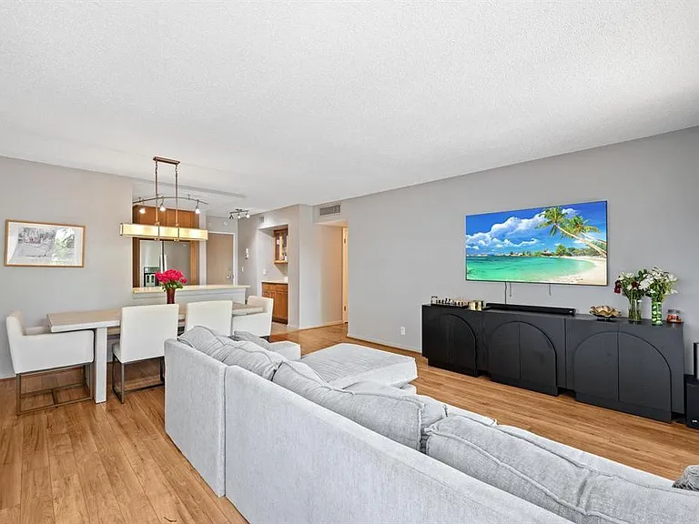 340 Sunset Dr #401 — Photo 11