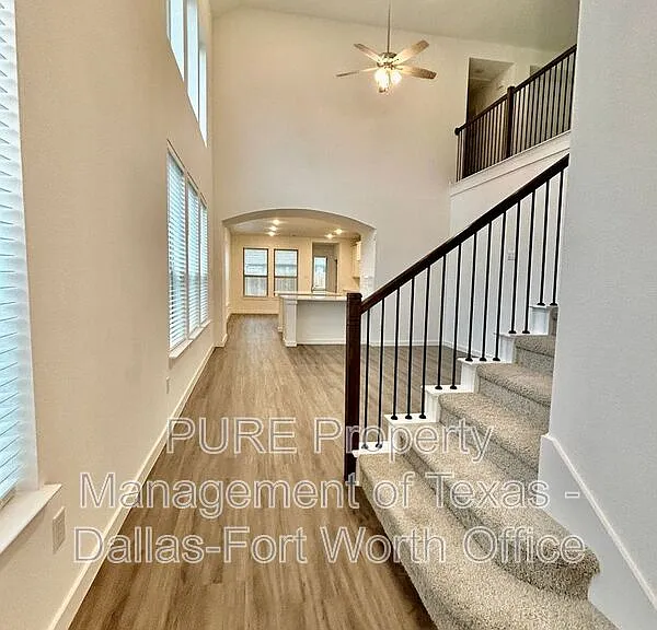 3918 Rochelle Ln — Photo 5