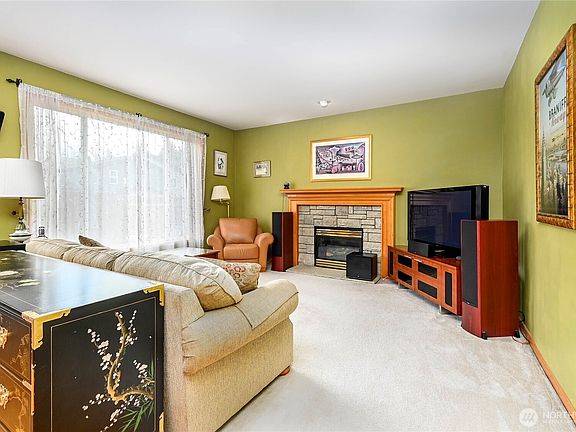 5th image of 18323 10th Drive SE