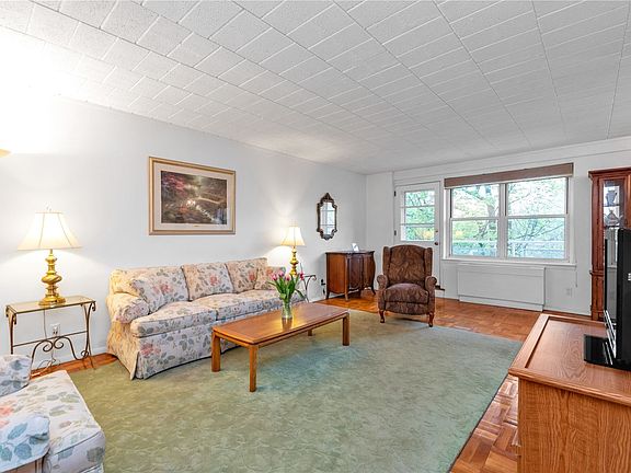 4th image of 125 Main St APT 1D