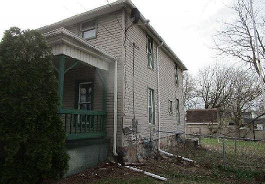 3rd image of 125 W Beecher St
